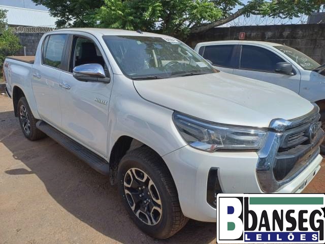 ​TOYOTA HILUX CD SRX 2.8 D-4D TURBO ANO 2024